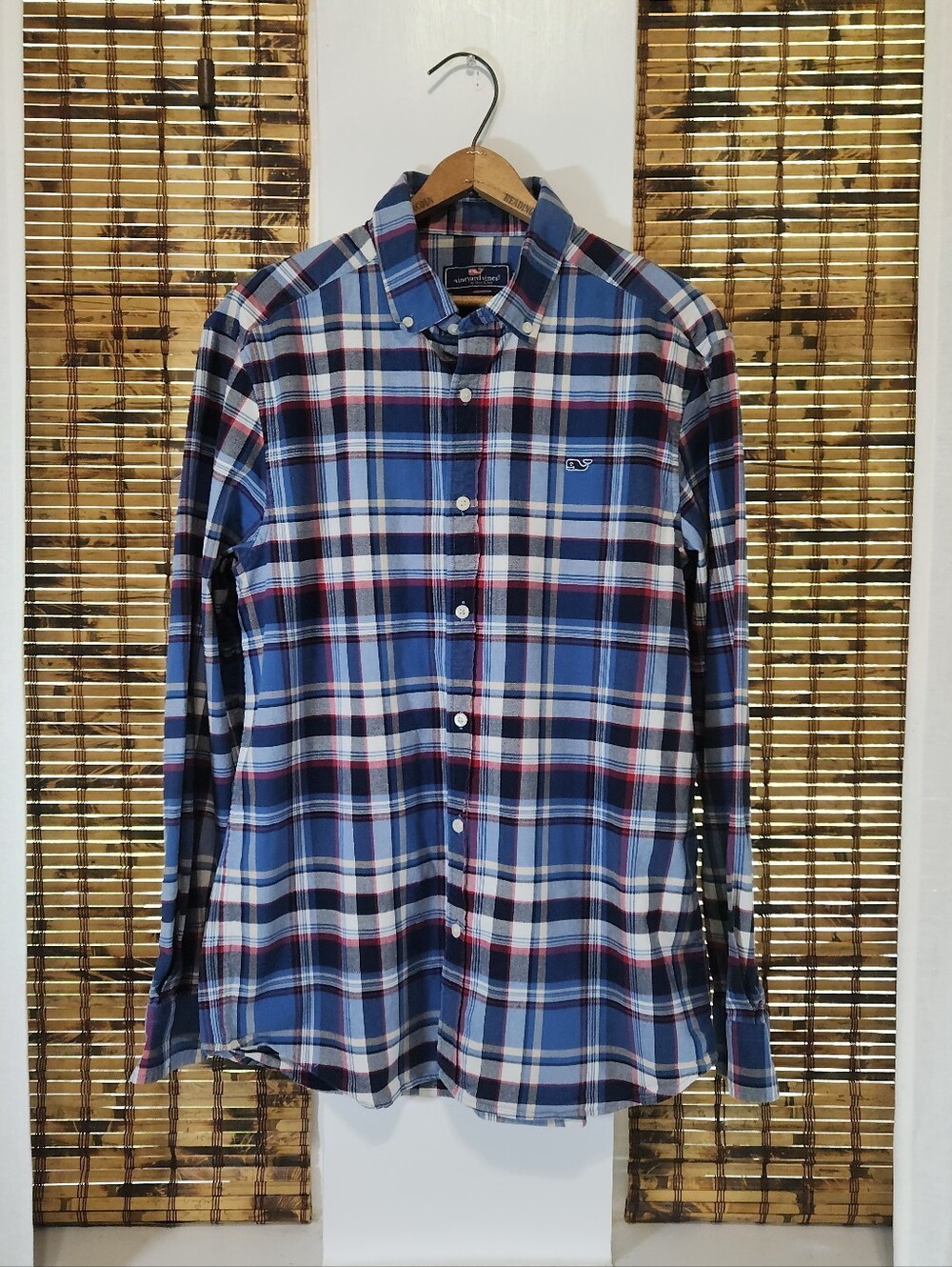 🌟 Classic Coastal Style: Vineyard Vines Plaid Button-Down Size M